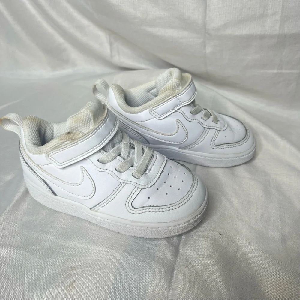 Nike White Low-Top Sneakers with Velcro Closure